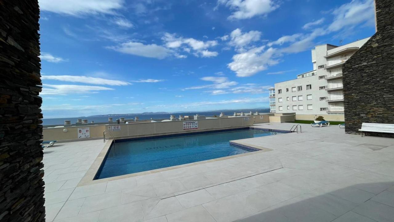 Luminoso Apartamento Frente Al Mar Con Piscina Roses Eksteriør bilde